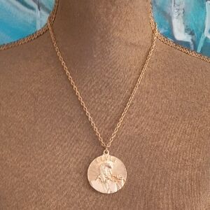 Elegant Gold Elvis Coin Pendant Necklace